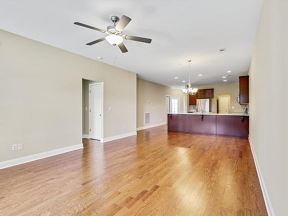3rd image of 836 Cottage House Lane 145