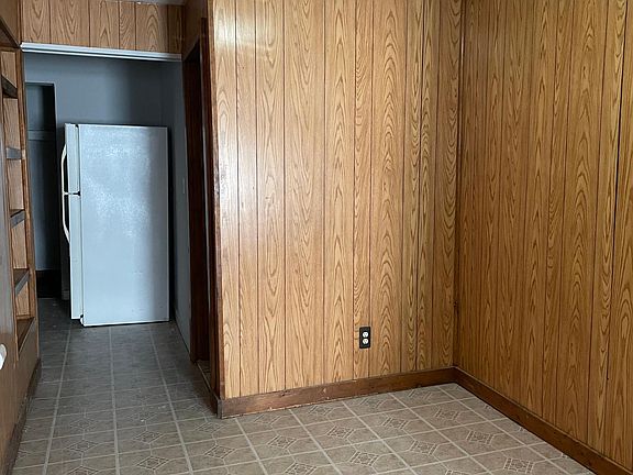 4th image of 118 Gallup Ave