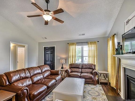 5th image of 2035 Wexford Way