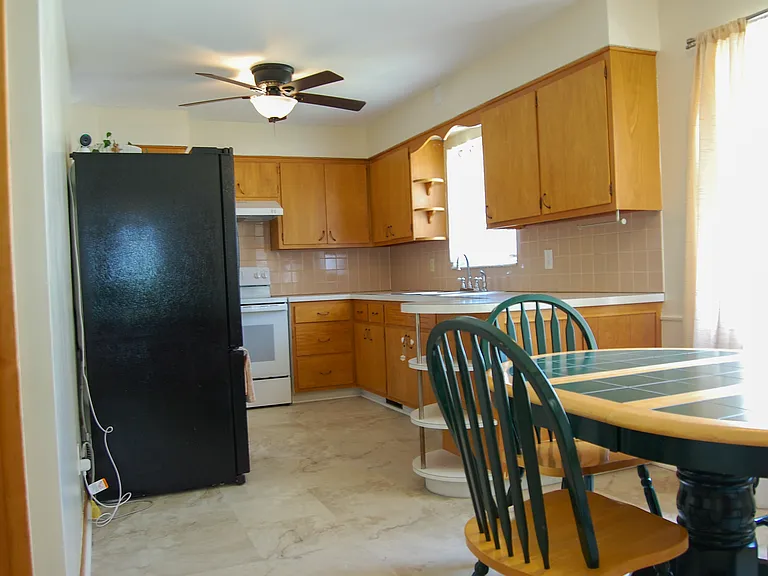445 Spring St — Photo 6