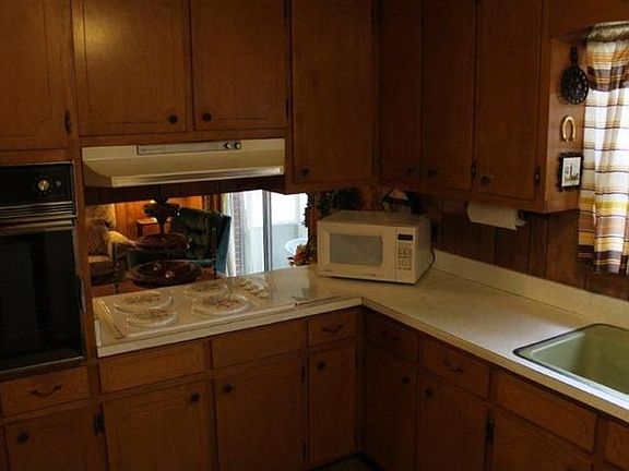 5th image of 413 Forest Dr
