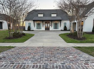 7027 Fleur De Lis, Zachary, LA 70791