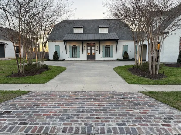 7027 Fleur De Lis, Zachary, LA 70791