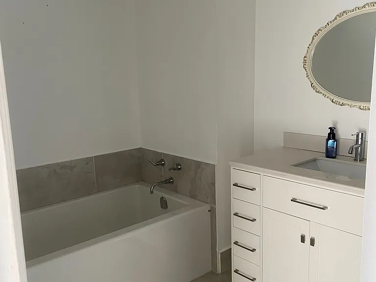 77 Avenue Rd #401 — Photo 25
