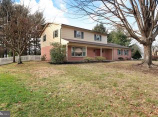 13506 Spring Hill Dr, Hagerstown, MD 21742