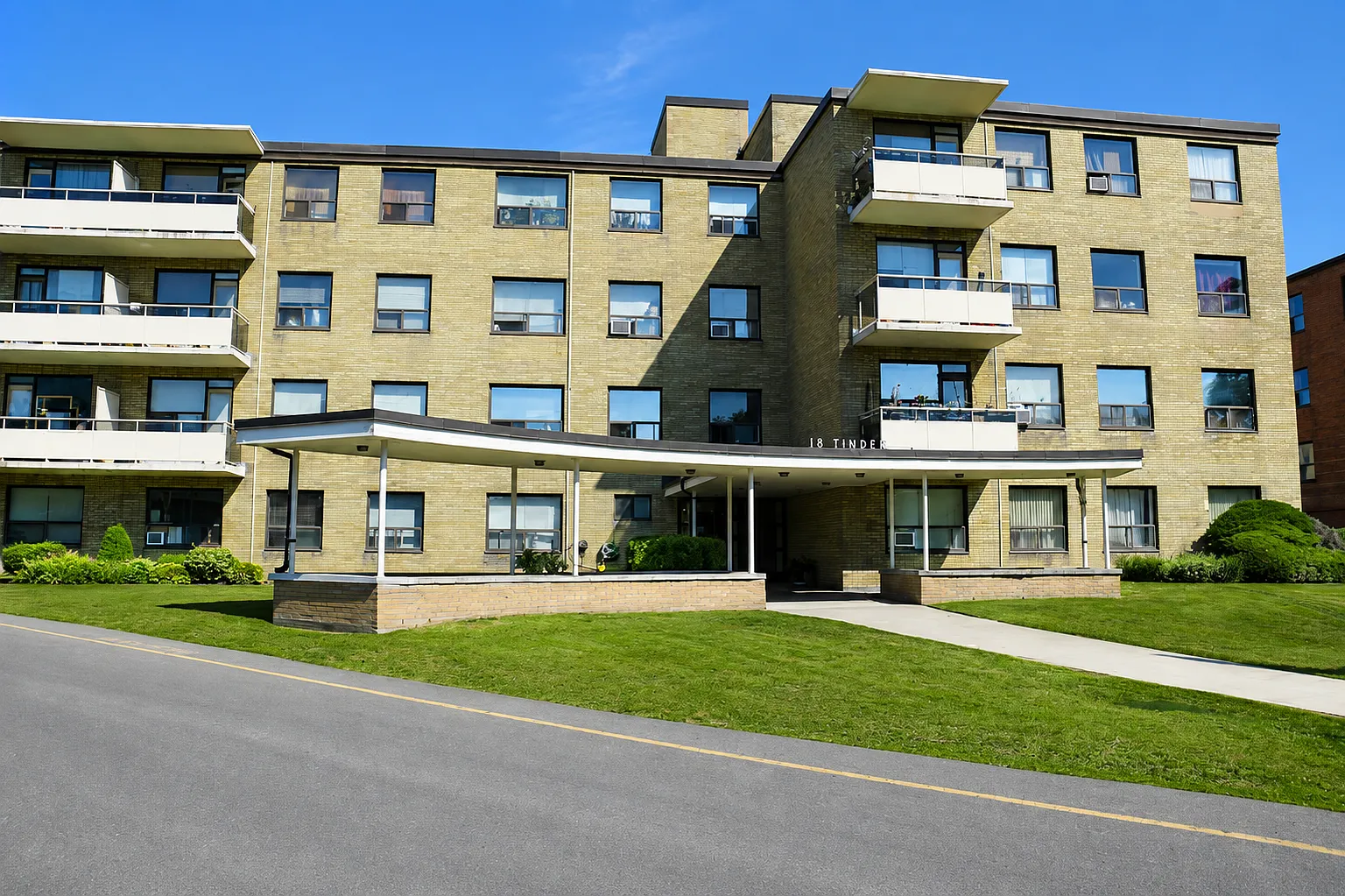 Deepwood Apartments — Photo 1
