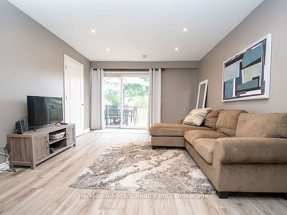 3rd image of 72 Martin Rd #16