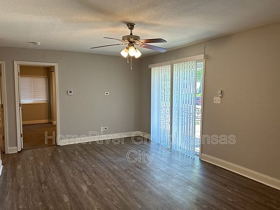 3rd image of 3740 Wyandotte St APT 1N