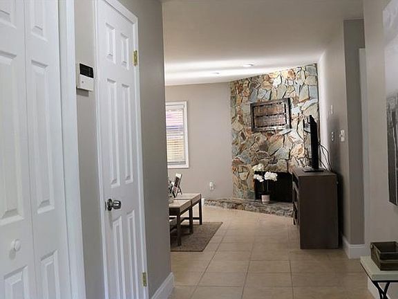3rd image of 4222 Roanne Dr