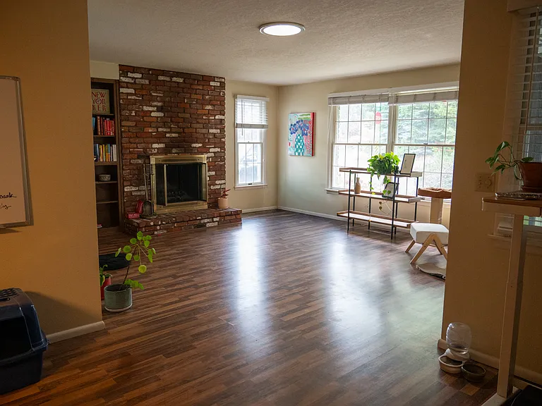4393 W Plum St — Photo 3