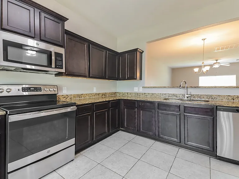 900 Princewood Dr — Photo 9