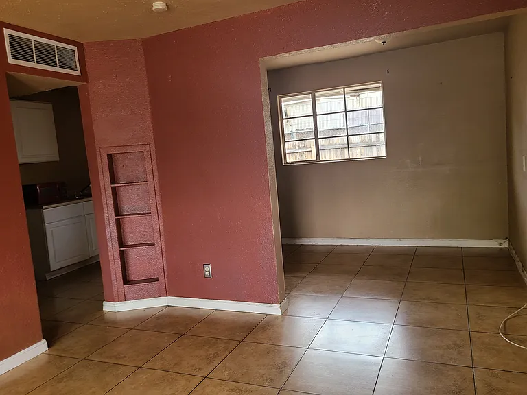 3402 E Willetta St — Photo 12