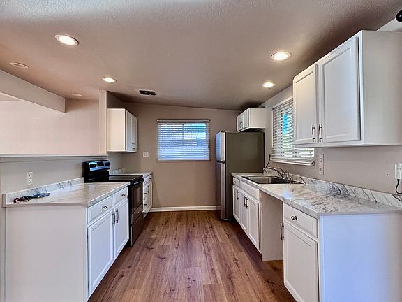 5th image of 705 Wasatch Dr