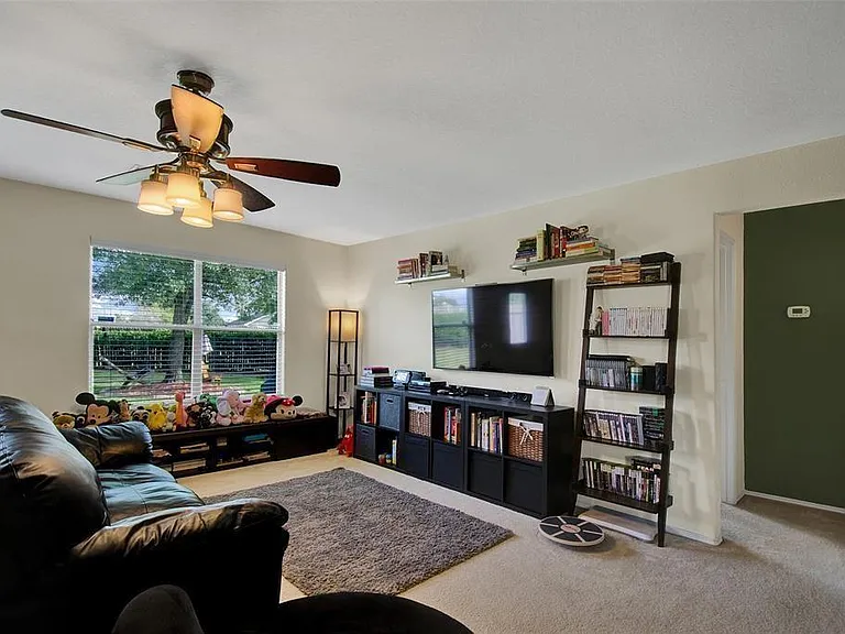 615 Salma Ct — Photo 5