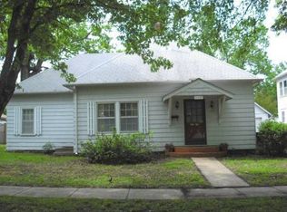 1409 E 3rd Ave, Winfield, KS 67156