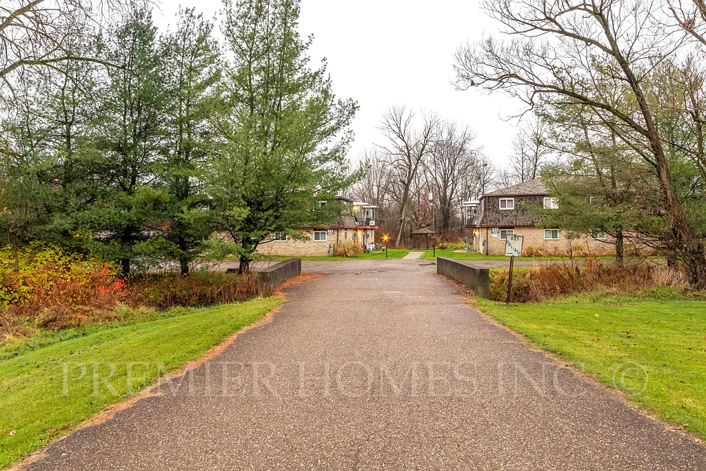 2 bed, $995 — Photo 2