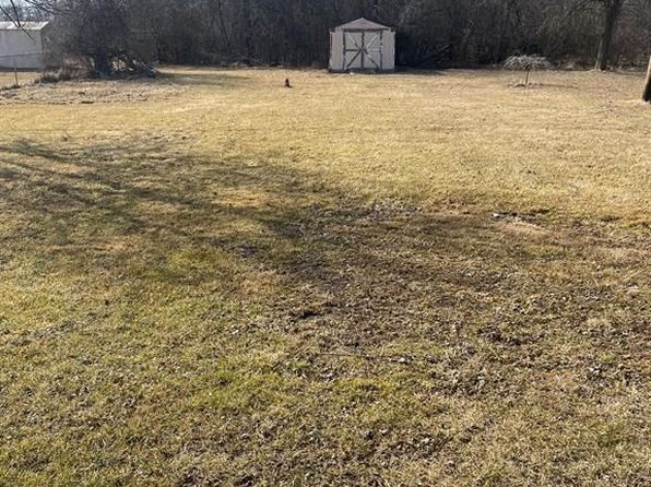 32198 Truman Rd, Rockwood, MI 48173
