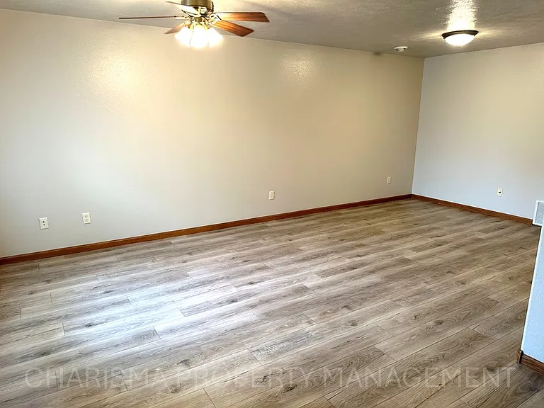 DBK Brandon Townhomes — Photo 7