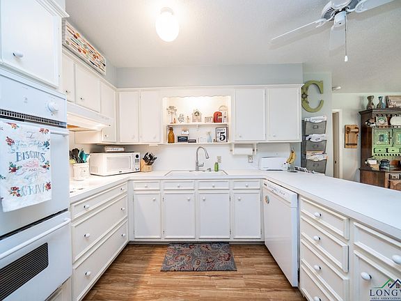 5th image of 3005 Joy Dr