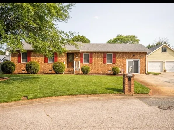905 Lela Ln, Chesapeake, VA 23322