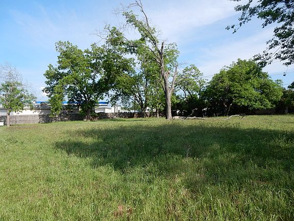 5th image of 105 W Walch Ave