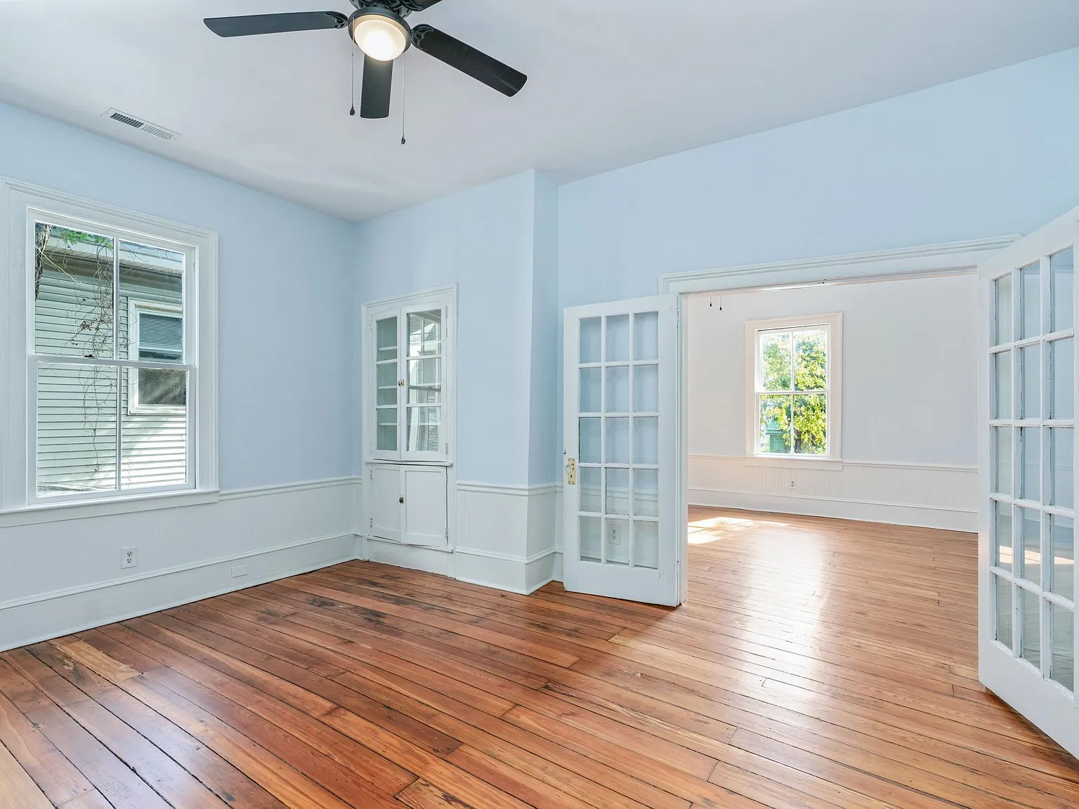 3 bed, 1100 sqft, $2,100 — Photo 4