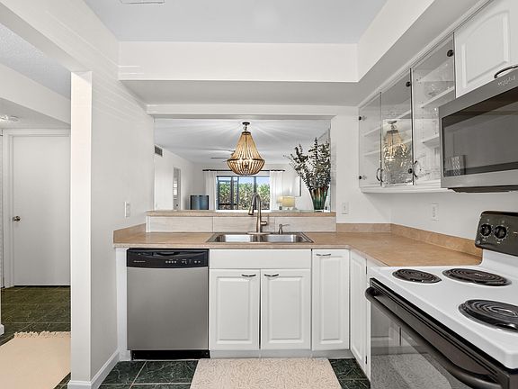 5th image of 7440 S Ocean Drive #124