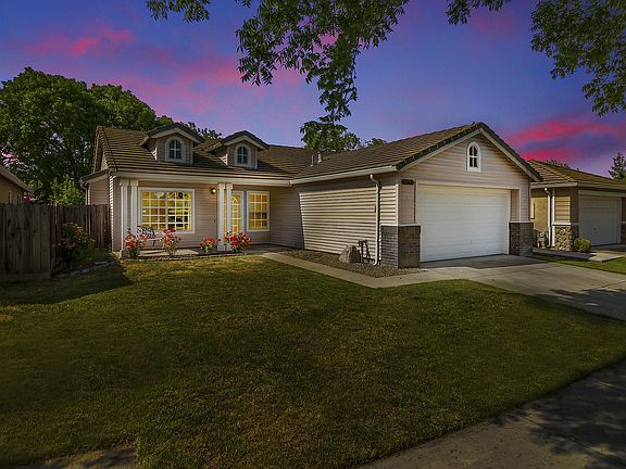 2nd image of 1980 Golden Oak Way