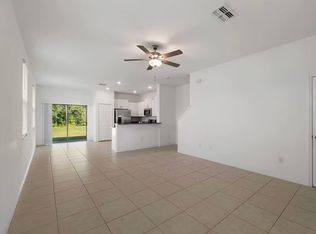 5206 Forum Blvd, Holiday, FL 34690