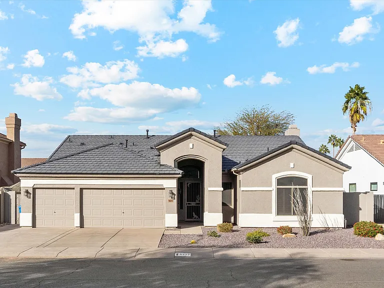 5222 E Danbury Rd — Photo 2