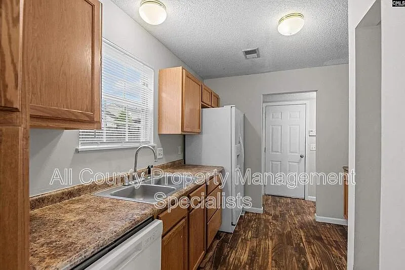 3 bed, 3.0 bath, 1584 sqft, $1,800 — Photo 4