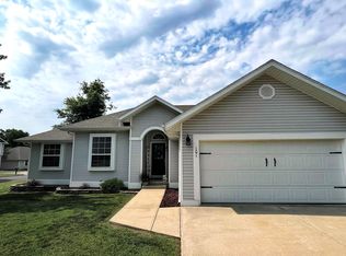 101 Kingsley Dr, Monett, MO 65708