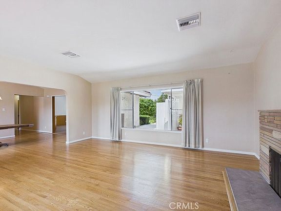 4th image of 1633 Loma Crest St