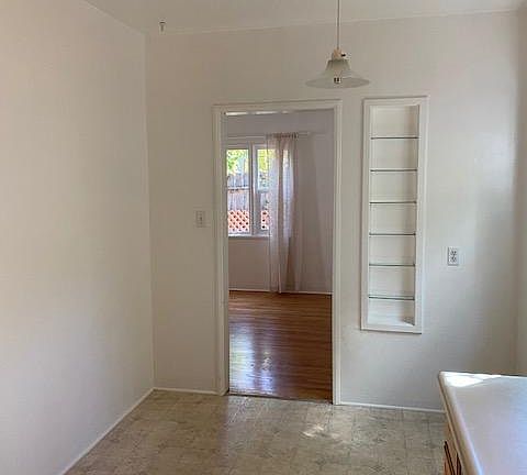 5th image of 334 E Sola St #2