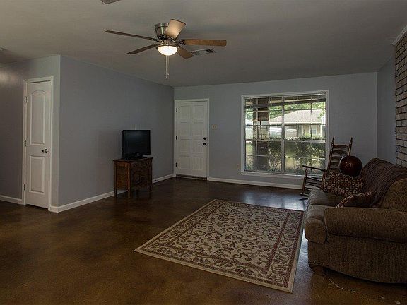 2nd image of 4626 E Post Oak Ct