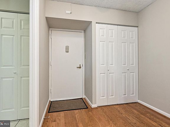 3rd image of 3800 Powell Ln APT 806