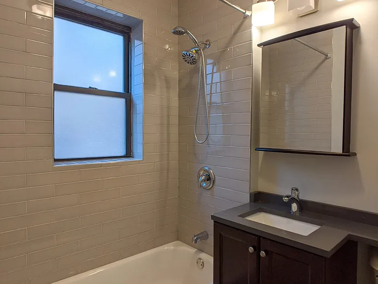 3721 N Pine Grove Ave #3720-E1 — Photo 11