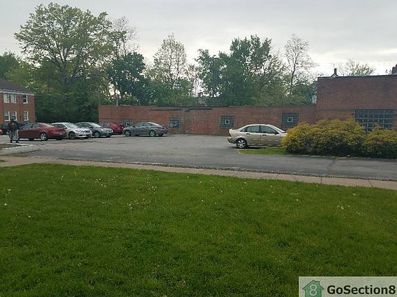 5th image of 1875 Forest Hills Blvd #F1