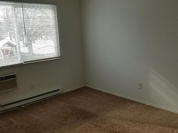 3rd image of 510 E Main St APT 7