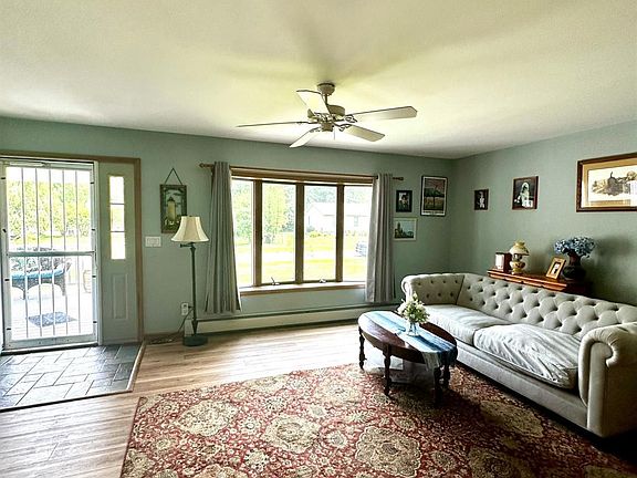 5th image of 8 Beechwood Drive