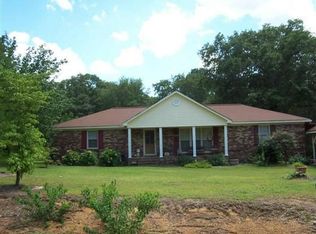 107 Sassafras Ln, Sylvester, GA 31791