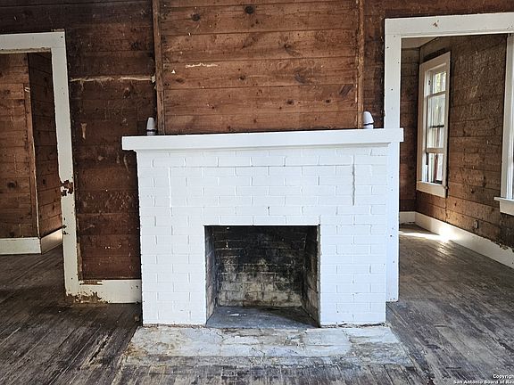 3rd image of 1717 Rogers