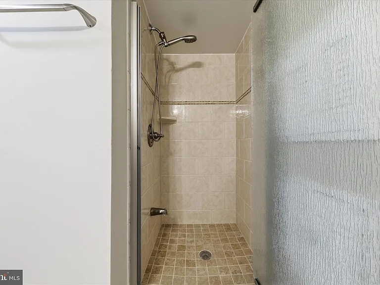 1608 Westmoreland St — Photo 19