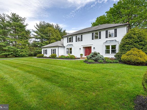 2nd image of 6 Greenfield Dr S