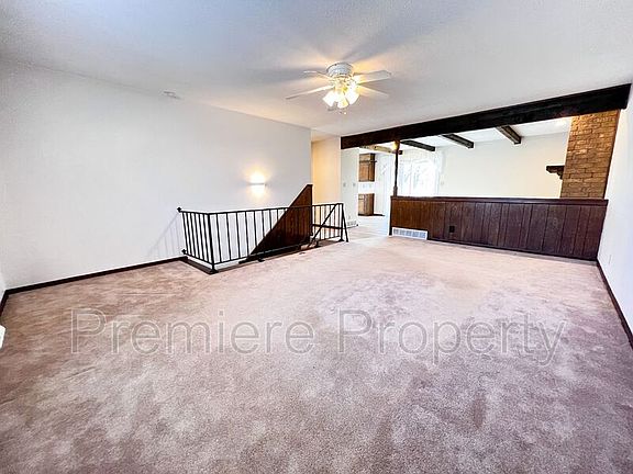 2nd image of 1423 E Willow Dr