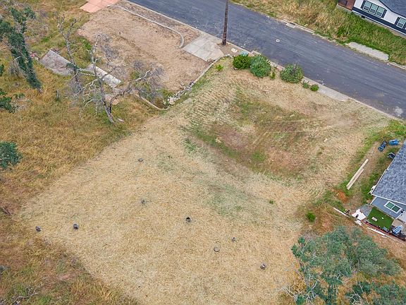 3rd image of 1093 Headlands Drive