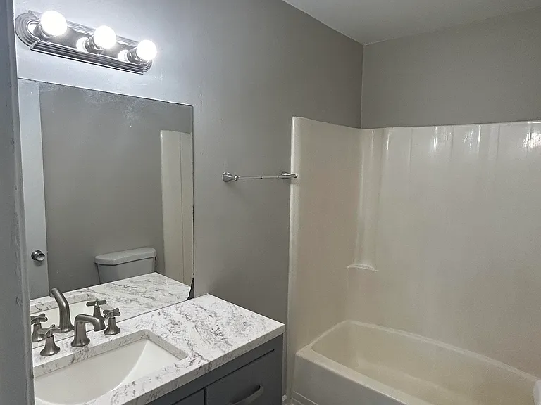 408 Tuscaloosa Ave SW #14 — Photo 4