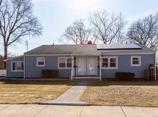 56 8th St, Newington, CT 06111