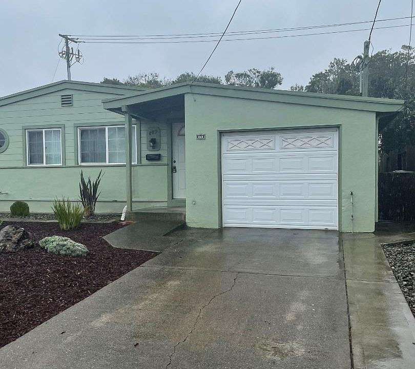 1st image of 889 Camaritas Cir