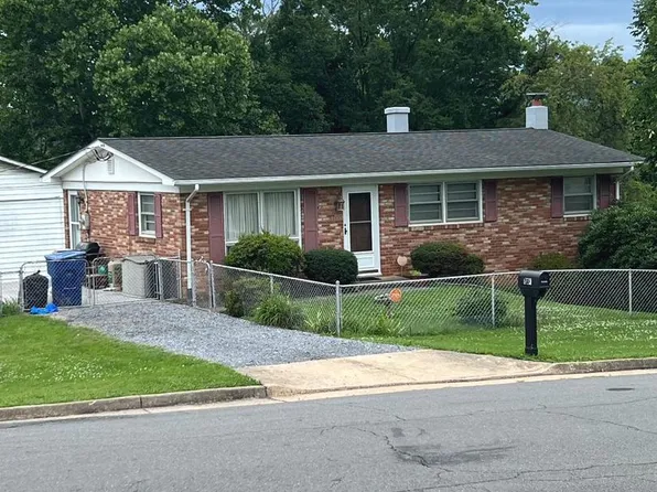 800 W 15th St, Front Royal, VA 22630